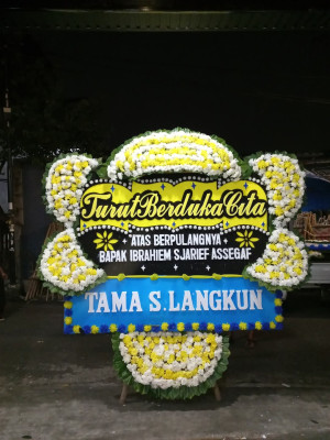 Papan Bunga Duka di Panancangan